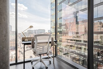 730 W Couch Pl in Chicago, IL - Foto de edificio - Building Photo