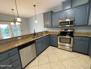 1758 Annabellas Dr in Panama City Beach, FL - Foto de edificio - Building Photo