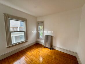 80 Curtis St, Unit 1 in Somerville, MA - Foto de edificio - Building Photo
