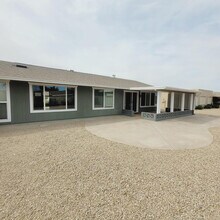 14014 N Cameo Dr in Sun City, AZ - Building Photo - Building Photo