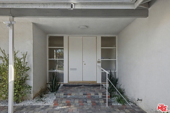 2612 S Beverly Dr in Los Angeles, CA - Building Photo - Building Photo