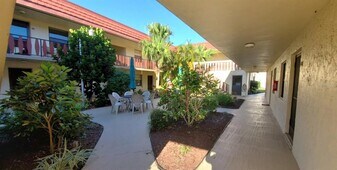 72 Boundary Blvd in Rotonda West, FL - Building Photo