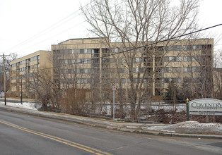 Coventry Apartments in Roseville, MN - Building Photo - Building Photo