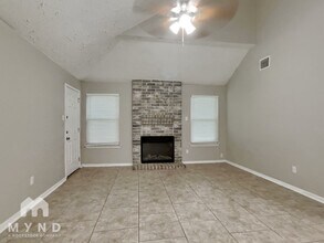 1904 Greenwood Dr in Rosenberg, TX - Foto de edificio - Building Photo