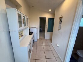 3501 SW 40th Ave in West Park, FL - Building Photo