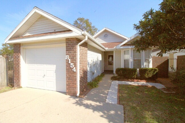 8154 Treetop Ln in Pensacola, FL - Building Photo - Building Photo
