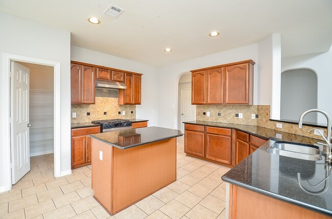 property at 3911 Fallsbrook Ct