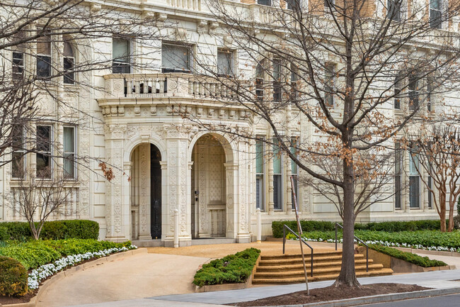 Bates Warren Condominiums in Washington, DC - Foto de edificio - Building Photo