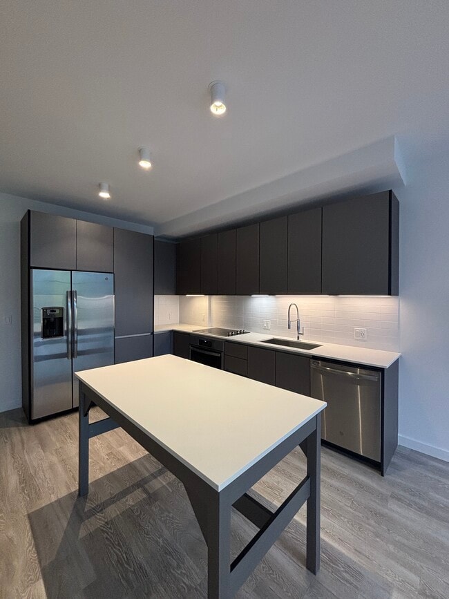 445 NW 26th St, Unit A1 in Miami, FL - Building Photo - Building Photo