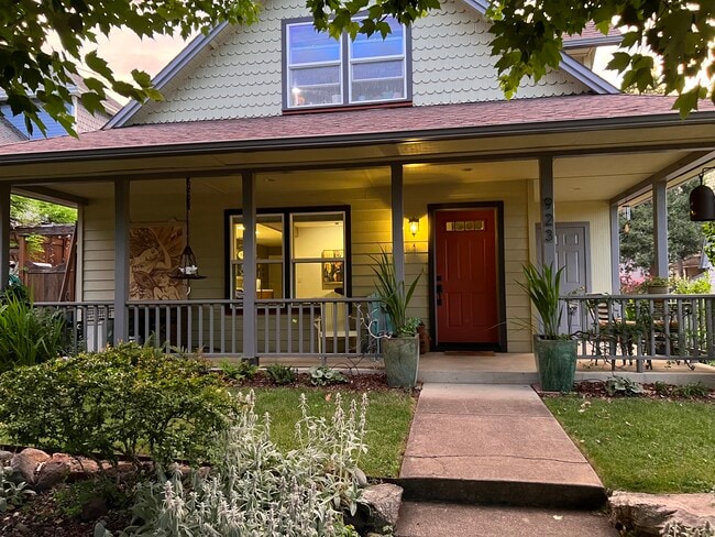 property at 923 Bellview Ave