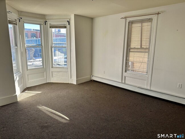 182 Black Rock Ave in Bridgeport, CT - Building Photo - Building Photo