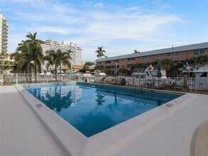 901 N Birch Rd in Fort Lauderdale, FL - Building Photo - Building Photo