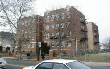 1011 E Jersey St in Elizabeth, NJ - Foto de edificio - Building Photo