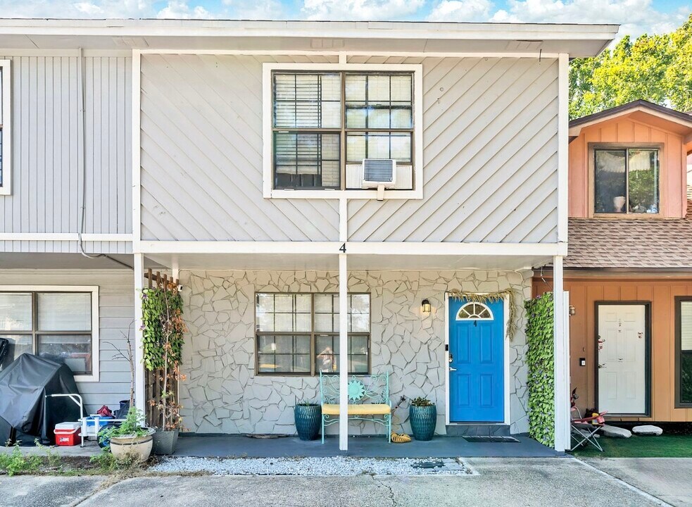 400 Rhonda Kay Ct in Fort Walton Beach, FL - Foto de edificio