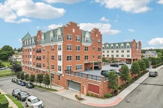 201 Willett Ave in Port Chester, NY - Foto de edificio - Building Photo