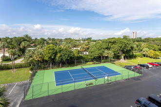 951 De Soto Rd in Boca Raton, FL - Foto de edificio - Building Photo