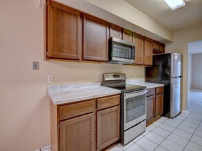 6330 Creekbend Dr in Houston, TX - Building Photo - Building Photo