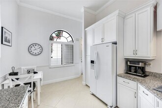 631 Beachwalk Cir in Naples, FL - Building Photo - Building Photo