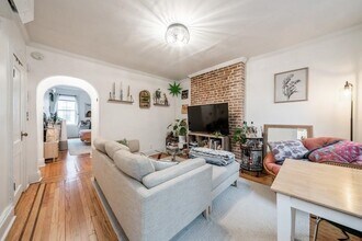 922 Park Ave in Hoboken, NJ - Building Photo - Building Photo