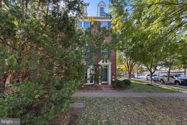 726 Catts Tavern Dr in Alexandria, VA - Building Photo - Building Photo