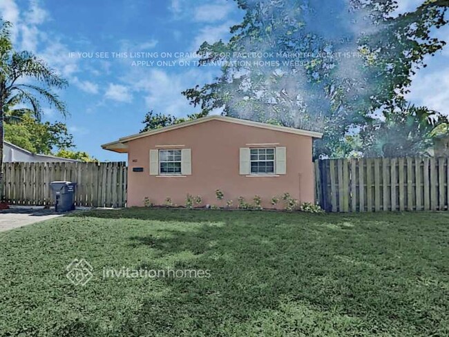 property at 1410 N 70th Terrace