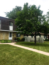 1355 15th Ave S in St. Cloud, MN - Foto de edificio - Building Photo