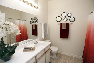 Center Point Apartments in Indianapolis, IN - Building Photo - Interior Photo