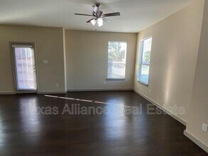 3625 Valley Vista Dr in Hurst, TX - Building Photo - Building Photo
