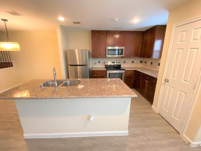 6131 Shadow Isle Ln photo'