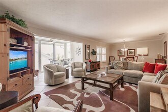 6052 W Peppertree Way in Sarasota, FL - Building Photo - Building Photo