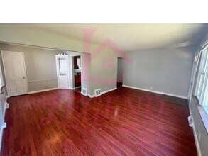 1914 Bainbridge Dr in St. Louis, MO - Building Photo - Building Photo