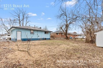 1215 Reale Ave in St. Louis, MO - Foto de edificio - Building Photo