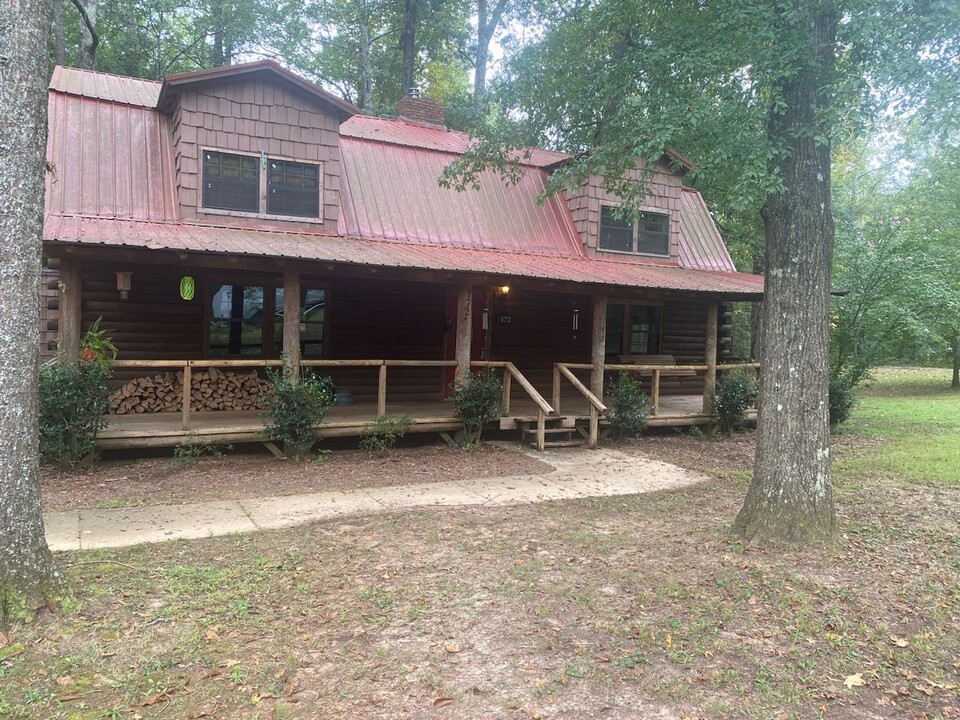 172 Cross Creek Rd in Anniston, AL - Building Photo
