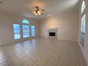 15810 Vincent Dr in Corpus Christi, TX - Foto de edificio - Building Photo