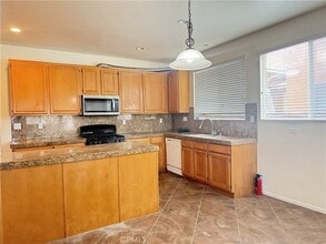 3810 Bella Isola Ln in Perris, CA - Building Photo - Building Photo