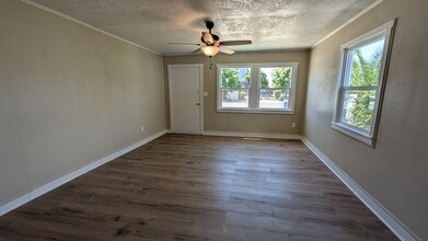 64 W School Ave in Porterville, CA - Building Photo - Building Photo
