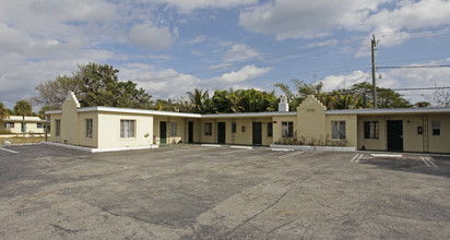 2708 Broadway in West Palm Beach, FL - Foto de edificio - Building Photo