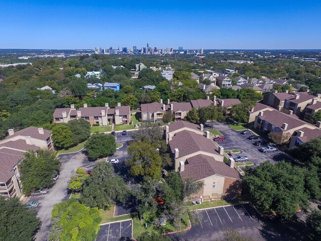 Stoney Ridge Apartments in Austin, TX - Foto de edificio - Building Photo