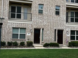 1319 Rancho Mirage Dr in Dallas, TX - Building Photo