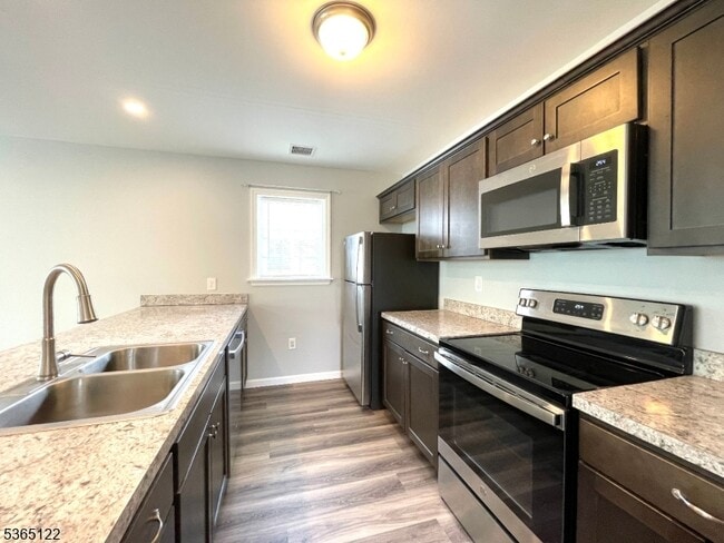property at 29 Lakeside Blvd