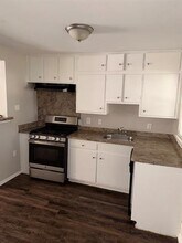 910 Newton St in Arlington, TX - Building Photo - Building Photo