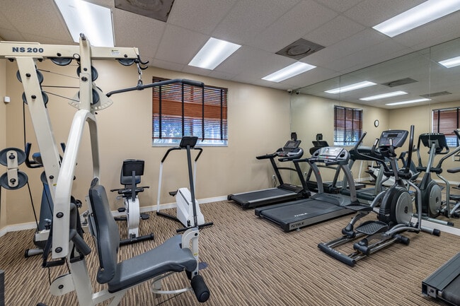 Villa Esperanza in Hialeah, FL - Foto de edificio - Interior Photo