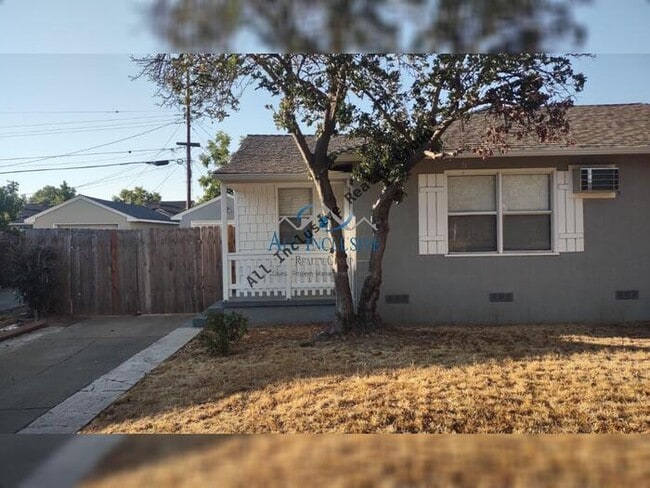 5102 Gordon Dr