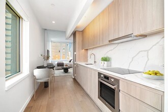200 E 23rd St in New York, NY - Building Photo - Building Photo