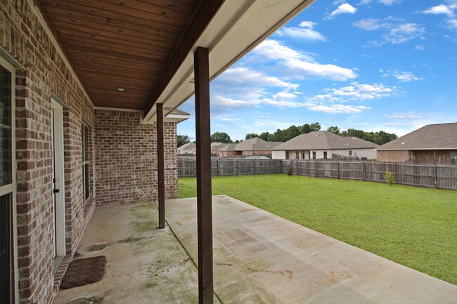 160 Chartleigh Cir in Canton, MS - Foto de edificio - Building Photo
