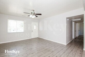 812 E Las Palmaritas Dr in Phoenix, AZ - Building Photo - Building Photo