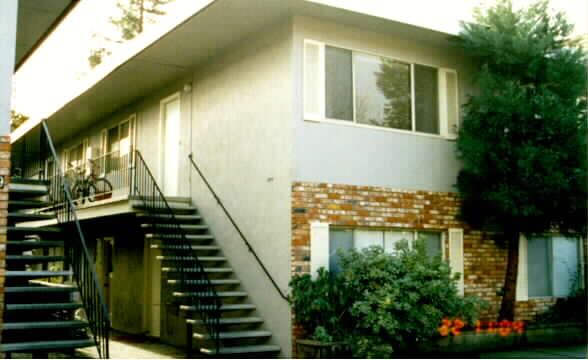 3351 Mt Diablo Blvd in Lafayette, CA - Foto de edificio - Building Photo