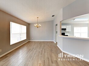 1205 Tiger Wood Ct in Valrico, FL - Building Photo - Building Photo