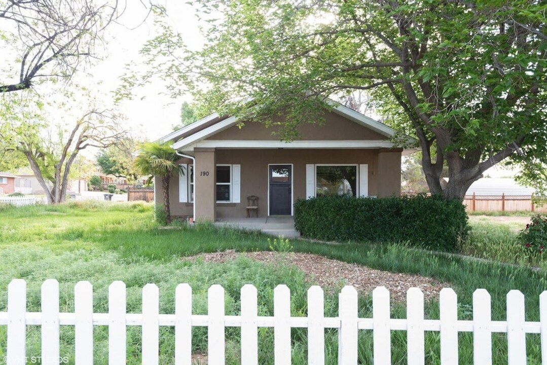 190 N 100 E in Washington, UT - Building Photo