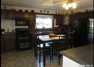 123 W Mohawk St in Oswego, NY - Foto de edificio - Building Photo